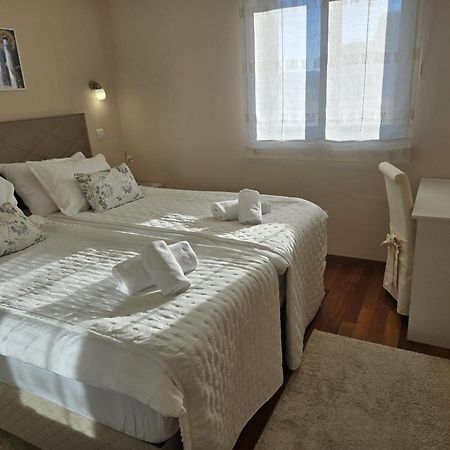 Apartments Luana With Private Jacuzzi Zadar Exterior photo