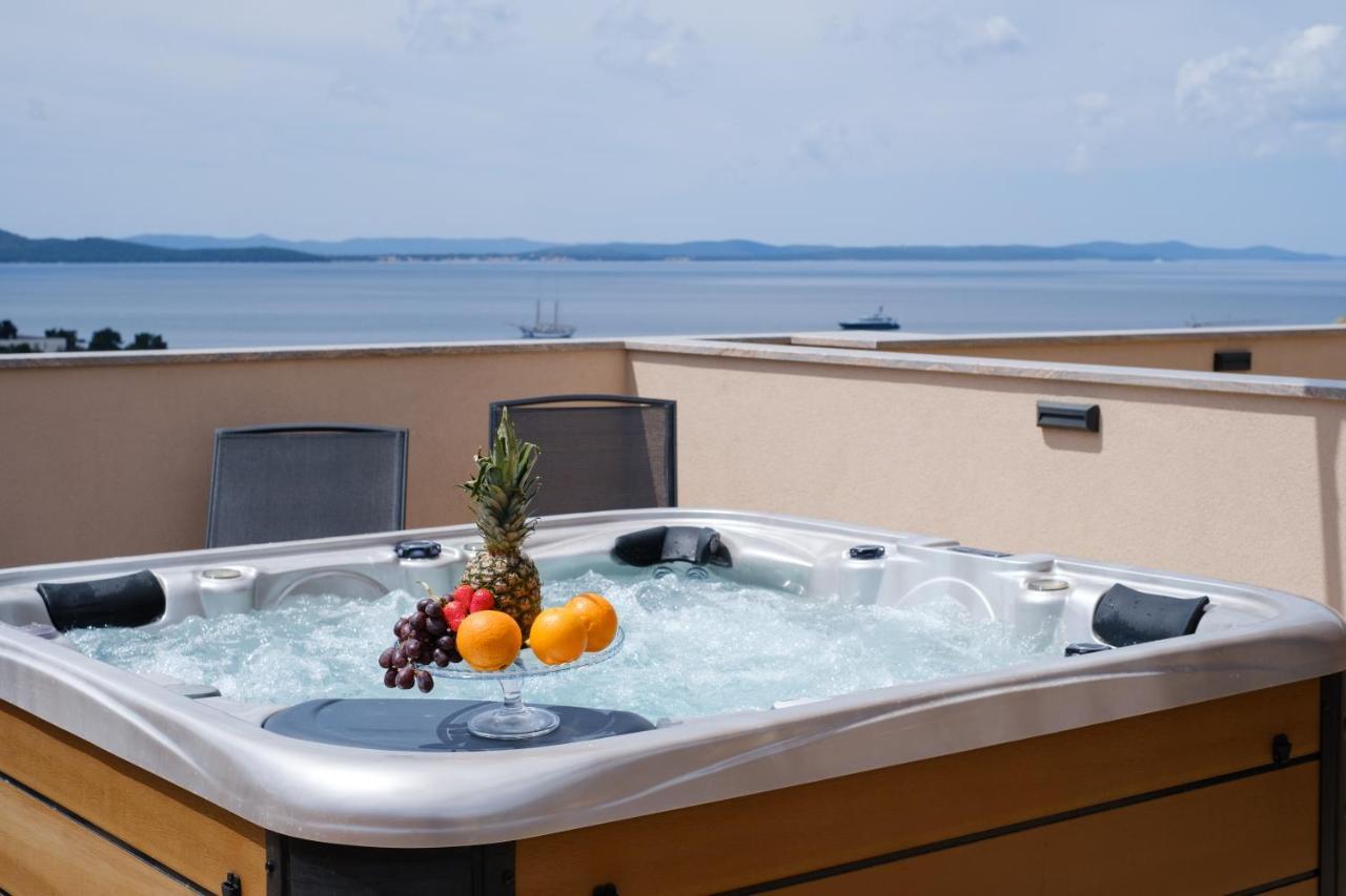 Apartments Luana With Private Jacuzzi Zadar Exterior photo