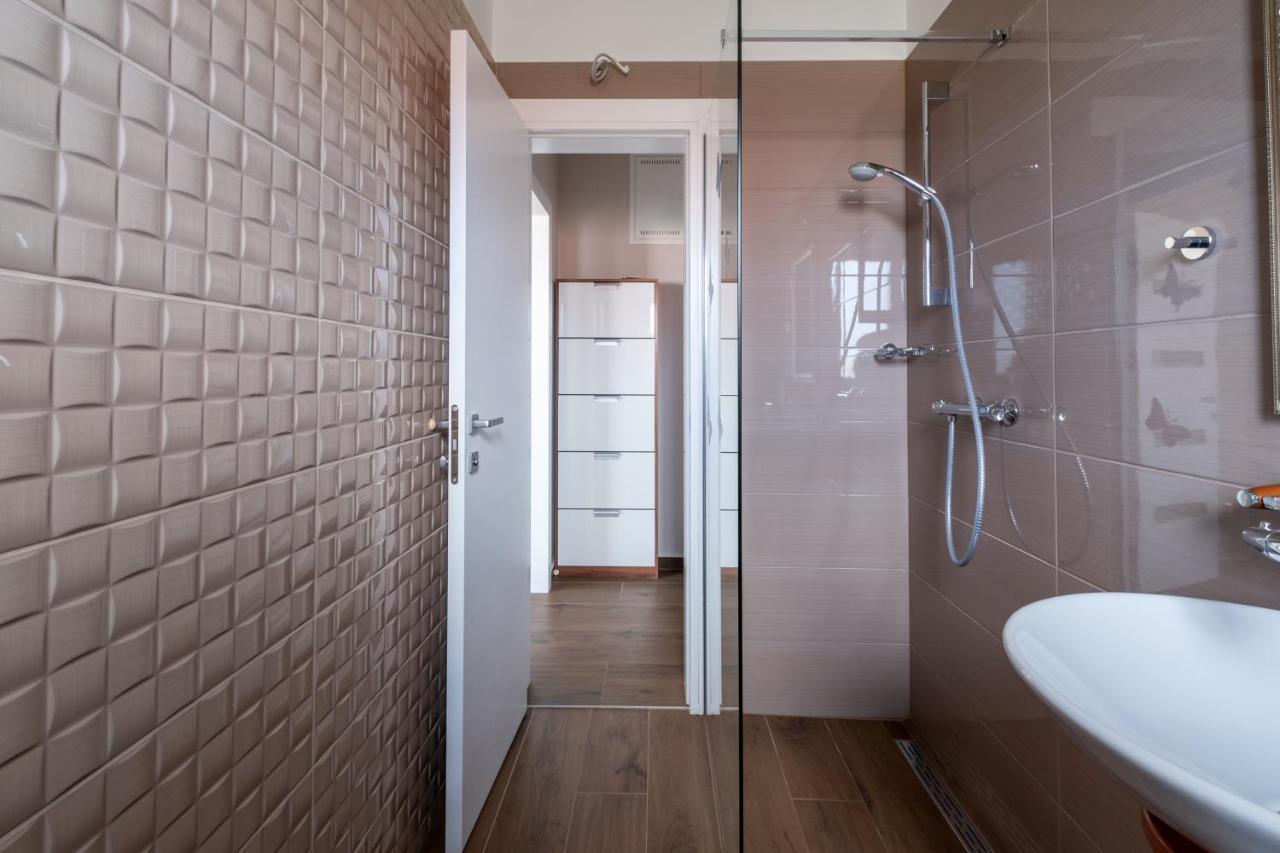 Apartments Luana With Private Jacuzzi Zadar Exterior photo