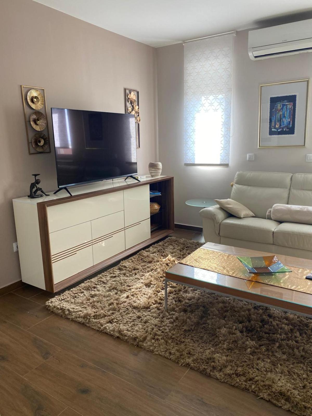 Apartments Luana With Private Jacuzzi Zadar Exterior photo