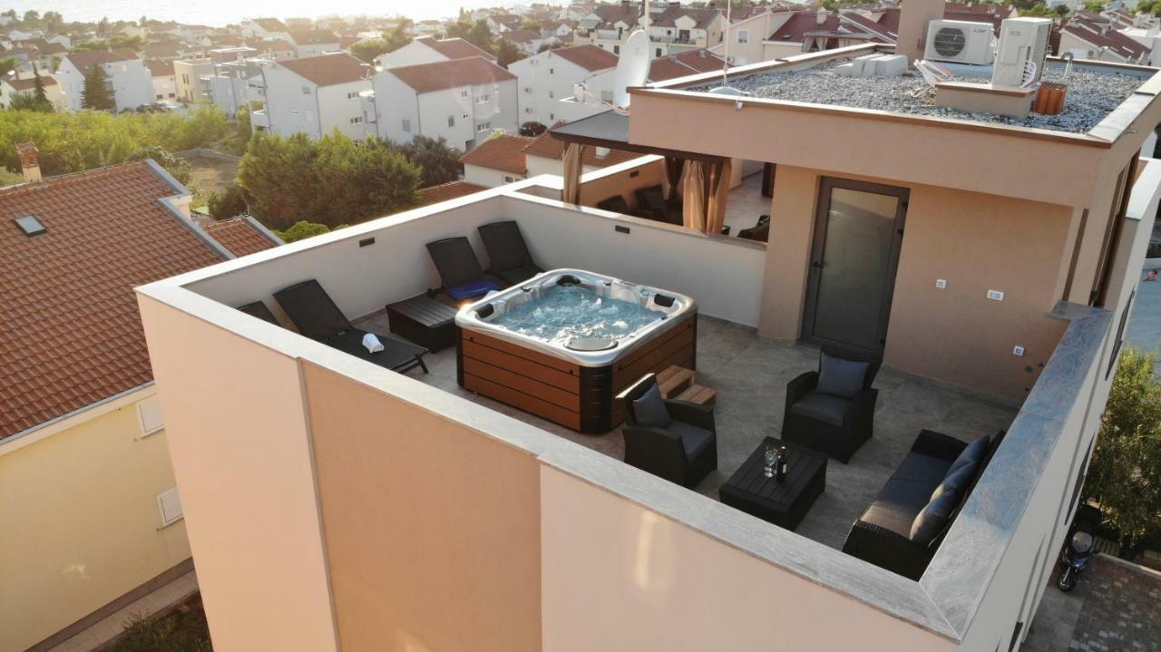 Apartments Luana With Private Jacuzzi Zadar Exterior photo